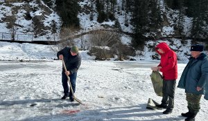 "Рыбаки оставили мусор на поверхности озера": в нацпарке «Көлсай көлдері» отреагировали на критику посетителей