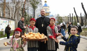 Пасхальные яйца и бауырсаки: в Астане укрепляют межэтническое согласие