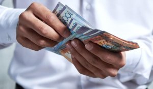 Замглавврача и бухгалтер больницы похитили 758 млн тенге в Жамбылской области