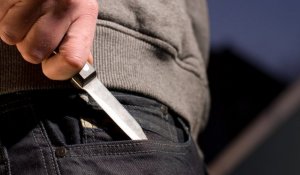Мужчина устроил погоню с ножом возле донерной в Астане