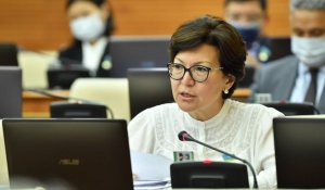 «Хиджаб – не повод для травли»: депутат Куспан осудила дискриминацию и призвала к уважению верующих
