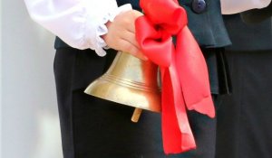 В Казахстане перенесли даты последнего звонка для выпускников