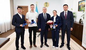 Ключи от новых квартир в Алматы получили призёры Олимпиады