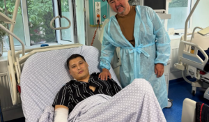 В сети появилась фотография Руслана Берденова в больнице