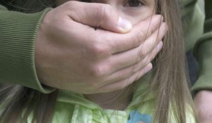 “Он охотится”: в Казахстане педофил через соцсети выходил на детей и шокировал мать школьницы