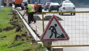 В Алматы ночью ограничат движение на проспекте Райымбека