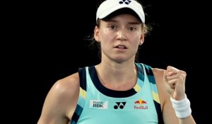 Елена Рыбакина разгромила Остапенко и вышла на встречу с Швентек на Roland Garros