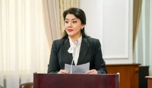 "Очень простая". Экс-министр здравоохранения присутствовала на встрече одноклассников в ЗКО