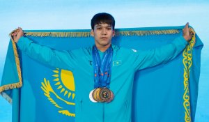 Казахстанский штангист установил три рекорда Азии и три рекорда мира