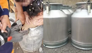 Пятилетняя девочка застряла во фляге в области Абай
