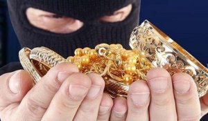 Драгоценностей на 20 млн тенге похитила группа домушников в Шымкенте