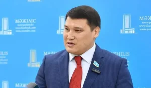 «Молились прямо на асфальте»: свидетели вспомнили день покушения на Берденова