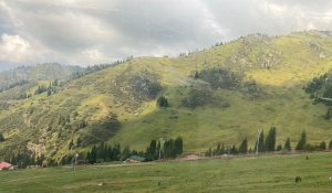 Двух туристок спасли в горах Алматы