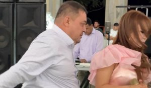 В Туркестанской области на свадьбе избили певицу