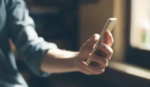Сбой в работе Kcell и Activ: часть абонентов осталась без связи и интернета