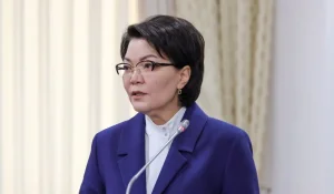 «Кредит или пособие?»: Жакупова объяснила, почему семьи с займами могут лишиться АСП