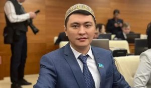 «Декрет с миллионами»: депутат Даулет Мукаев ответил на скандал вокруг курса