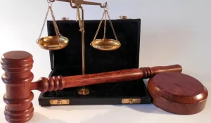 В Казахстане наказали 699 частных судебных исполнителей за незаконное удержание средств