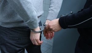 Видео задержания чиновников с наркотиками в Мангистауской области появилось в сети