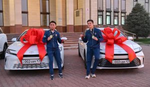 Триумф в Ливерпуле: братья Сабырхан получили квартиру и машины от акимата Шымкента