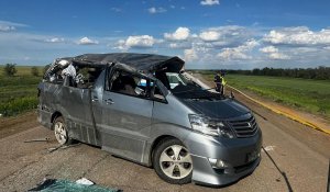«Toyota Alphard превращается в символ смертельных ДТП»: депутат Саиров потребовал жестких мер к такси и автошколам