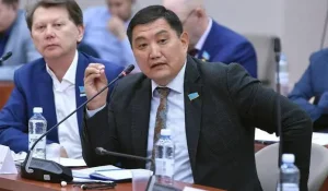 Родственники первого Президента и бывшие чиновники - депутат Базарбек выяснил кто незаконно присвоил земли в Илийском районе