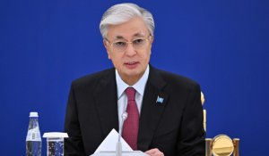 Токаев поздравил казахстанцев с Днем труда