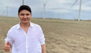 Певец Бейбит Корган оштрафован за дебош на борту самолета