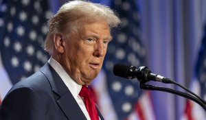 Трамп высмеял Путина за затянувшуюся войну и публично оскорбил Медведева