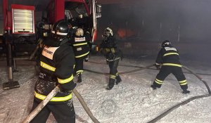 Сотрудники МЧС спасли 15 человек при пожаре в многоэтажке Костаная