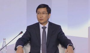 Асхат Аймагамбетов: Учитель должен учить, а не быть блогером или охранником