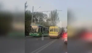Скорая сбила подростка на пешеходном переходе в Алматы