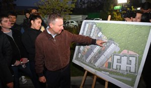 Жители Auezov City получили ответы на проблемные вопросы от акима Алматы