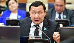 «На 250 тысяч в Алматы не проживешь»: депутат заявил о тяжелом положении полицейских