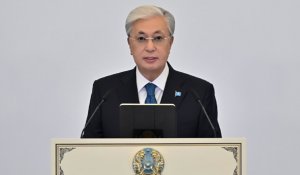 Токаев поздравил казахстанцев с Днем Республики