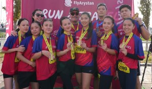 FlyArystan завершил беговой сезон вместе с Turkistan Marathon 2025