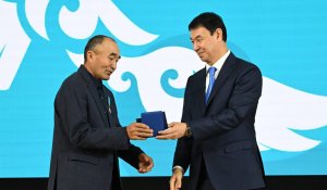 Награда за честный труд: кандас из Китая не смог сдержать слез