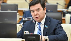 «Я не говорил, что он не мой сын»: депутат Темир Кырыкбаев опроверг слухи, распространившиеся в соцсетях