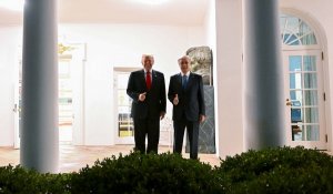 Токаев и Трамп продолжили беседу на крыльце Белого дома