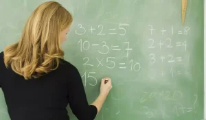 В Актобе учительница присвоила 420 тысяч тенге, но избежала наказания после примирения