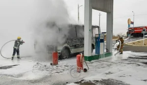 Пожарные МЧС предотвратили взрыв на АЗС в Атырауской области