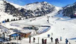 Бургер по цене авиабилета и чай за 5000 тенге: алматинцы жалуются на монополию на Шымбулаке