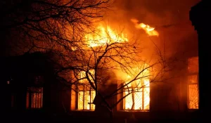 Шесть жертв пожара в Туркестанской области сегодня похоронили