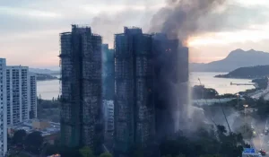 Пожар в Гонконге унес жизни 44 человек, еще несколько сотен числятся пропавшими без вести
