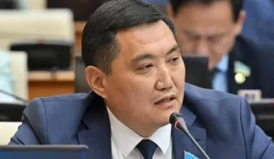 «Возьму за горло!» - депутат Базарбек взорвал мажилис резкой критикой правительства