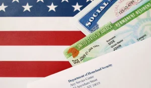 США приостановили программу розыгрыша грин-карт