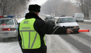 «Нарисовал «200» на планшете»: алматинка заявила о вымогательстве со стороны дорожной полиции