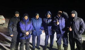 Полицейские спасли водителей из снежного плена в ВКО