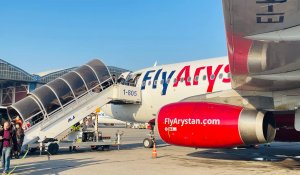 Самолет FlyArystan выкатился за пределы рулежной дорожки в аэропорту Атырау