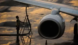 Почему Казахстан вынужден импортировать авиатопливо